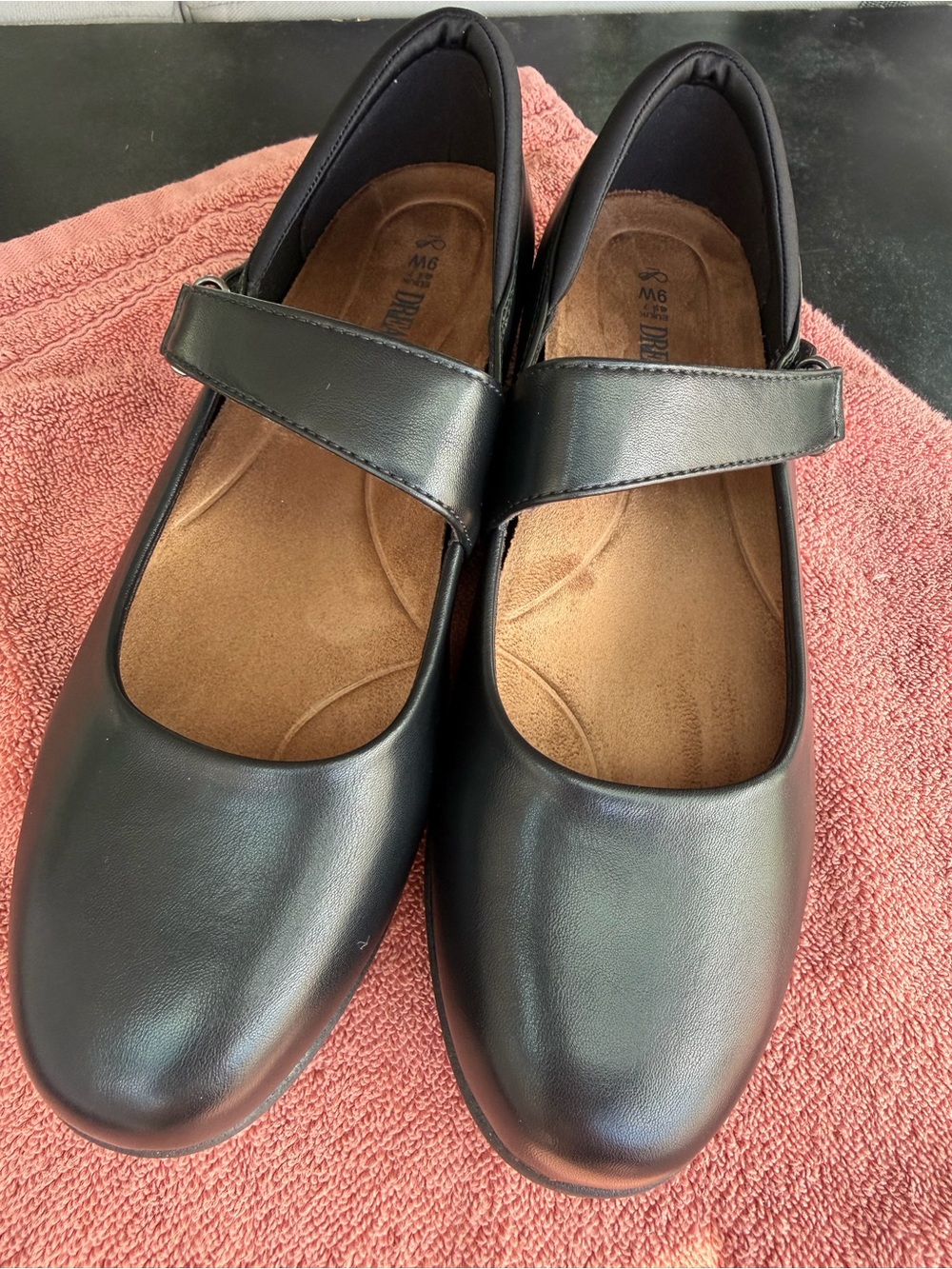 Size 9W - DreamPairs Comfort Women’s Black Mary Jane Flats
